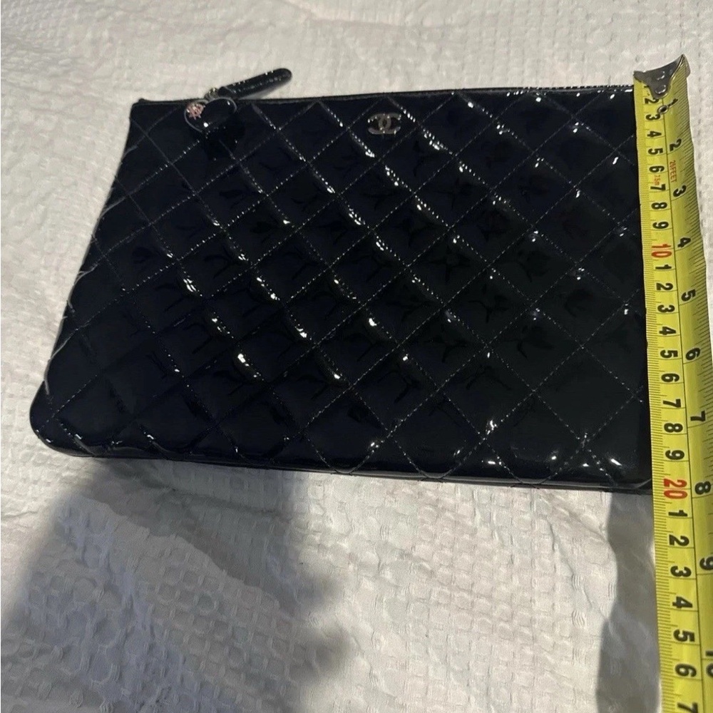 CHANEL Glossy Black Quilted Clutch - Picture 8 of 10
